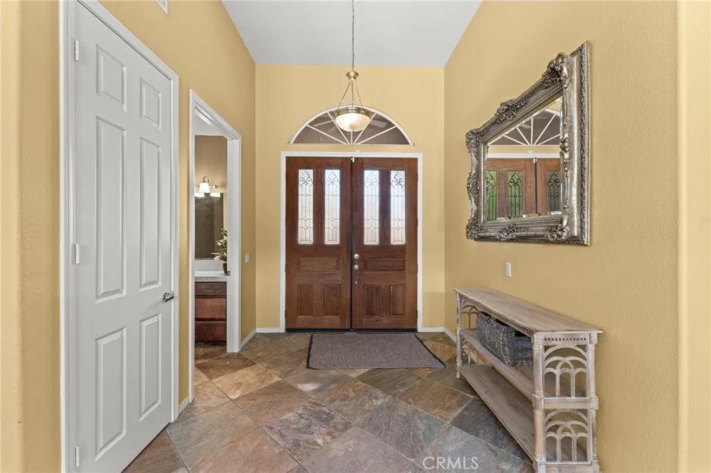 10927 Deer Valley Road, Yucaipa, California 92399 home-pic-6