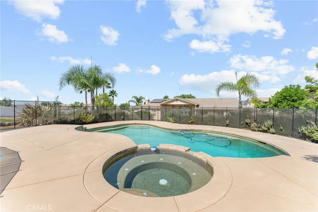 10927 Deer Valley Road, Yucaipa, California 92399 home-pic-40