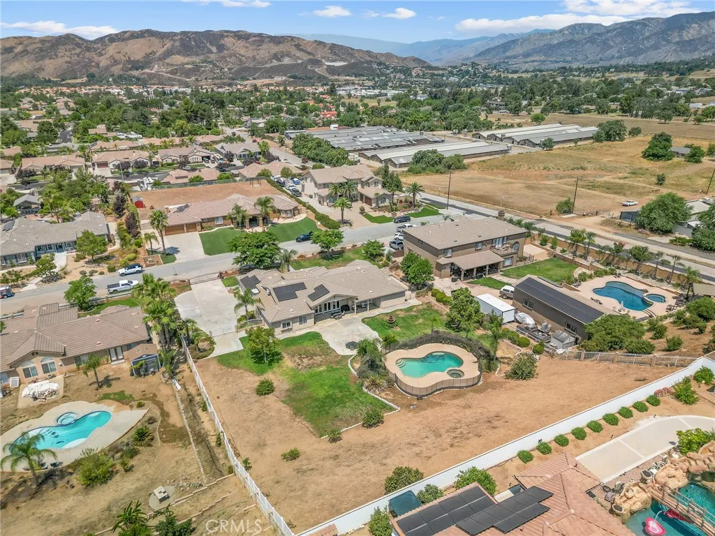 10927 Deer Valley Road, Yucaipa, California 92399 home-pic-51