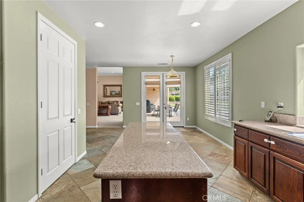 10927 Deer Valley Road, Yucaipa, California 92399 home-pic-18