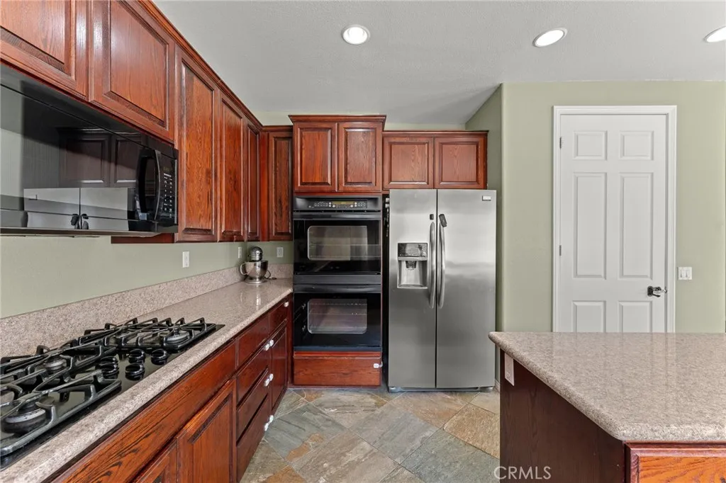 10927 Deer Valley Road, Yucaipa, California 92399 home-pic-16