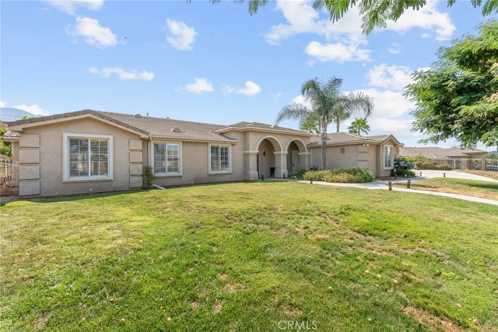 10927 Deer Valley Road, Yucaipa, California 92399 home-pic-0