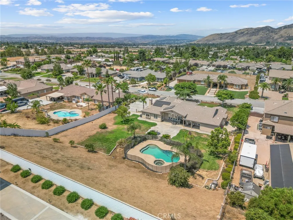 10927 Deer Valley Road, Yucaipa, California 92399 home-pic-50