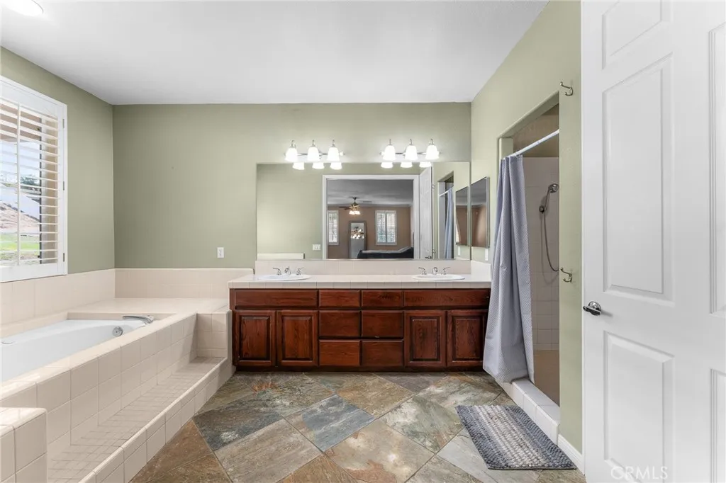 10927 Deer Valley Road, Yucaipa, California 92399 home-pic-30