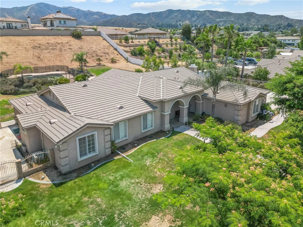 10927 Deer Valley Road, Yucaipa, California 92399 home-pic-53