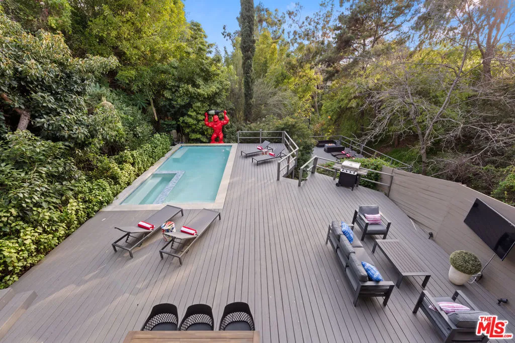 2753 La Cuesta Drive, Los Angeles, California 90046 home-pic-28