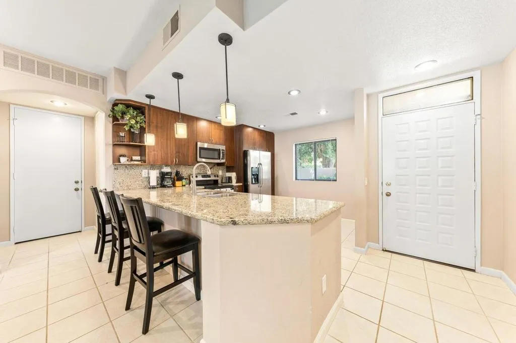 28944 Desert Princess Drive, Cathedral City, California 92234 home-pic-6