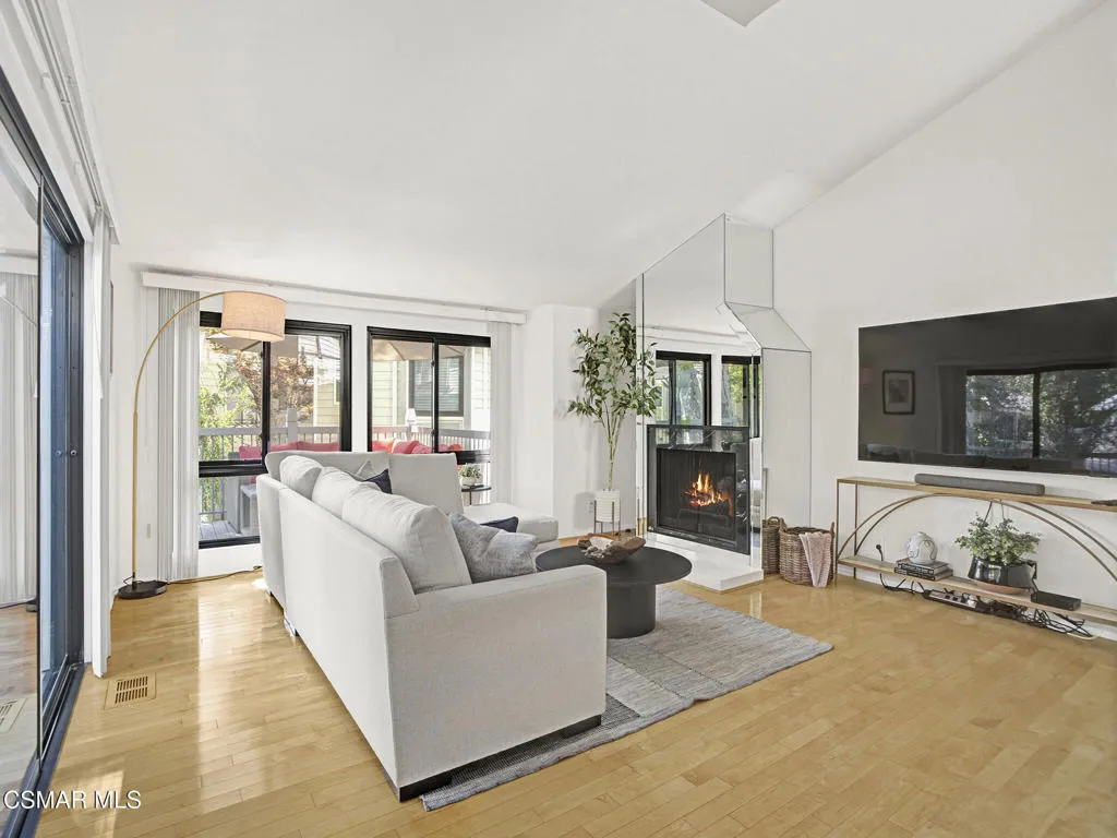 1206 S Westlake Boulevard E, Westlake Village, California 91361 home-pic-0