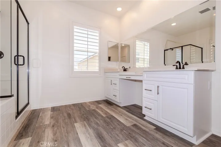 Primary Ensuite w/Dual Vanity