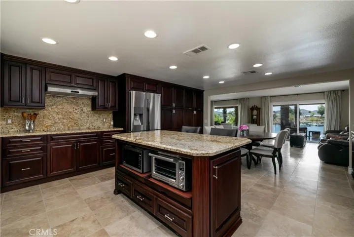 22280 Village Way Drive, Canyon Lake, California 92587