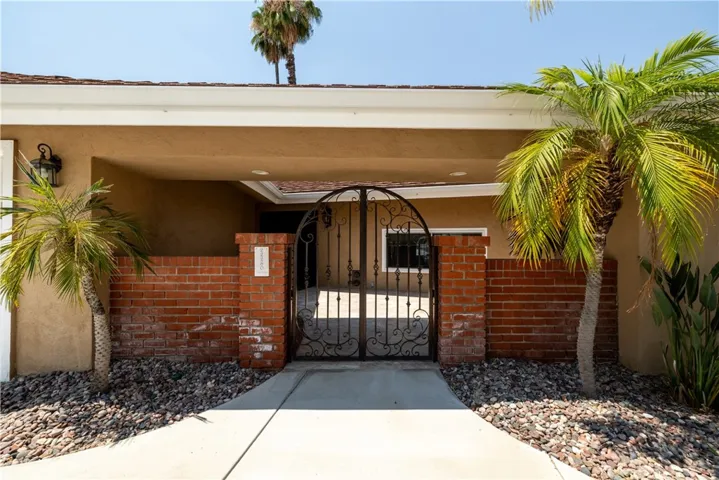22280 Village Way Drive, Canyon Lake, California 92587