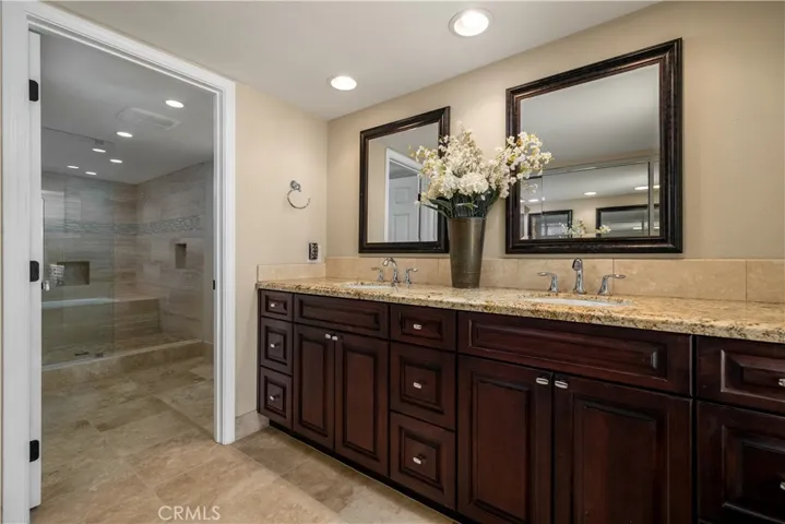 22280 Village Way Drive, Canyon Lake, California 92587