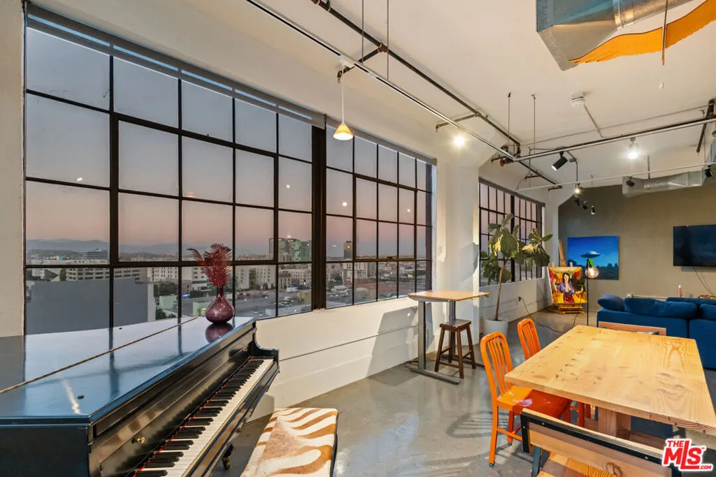 315 E 8th Street 801, Los Angeles, California 90014 home-pic-12