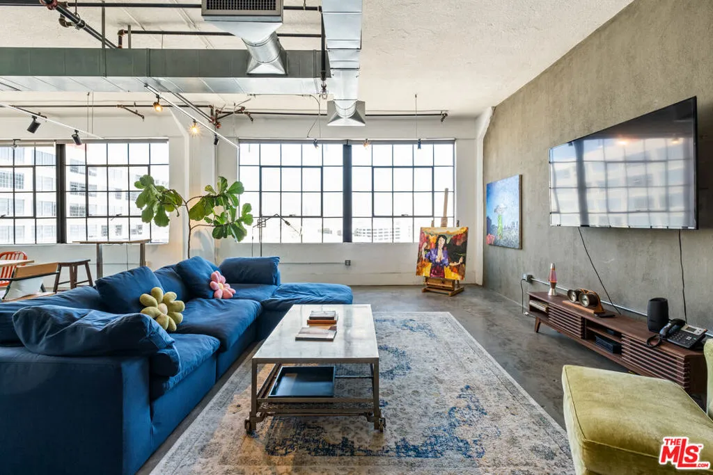 315 E 8th Street 801, Los Angeles, California 90014 home-pic-2