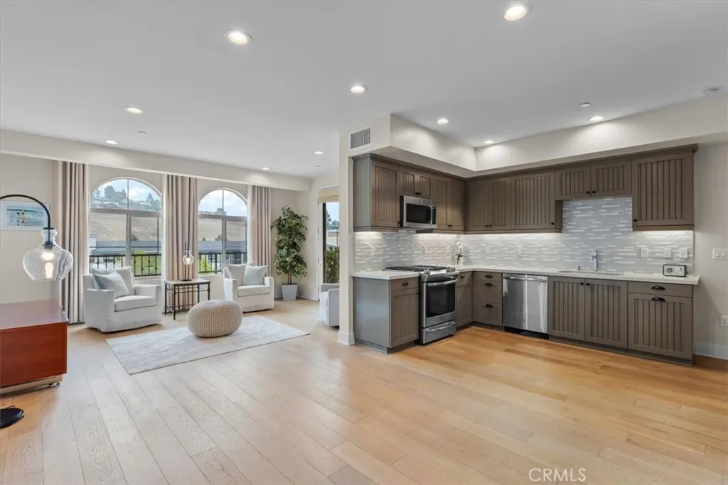 627 Deep Valley Drive 114, Rolling Hills Estates, California 90274, 1 Bedroom Bedrooms, ,1 BathroomBathrooms,Residential,For Sale,Deep Valley,PV25158795