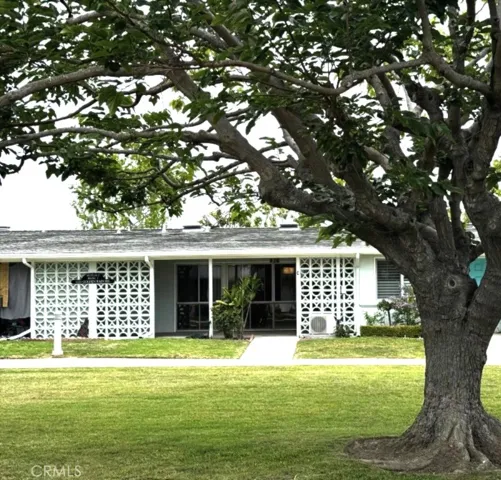 Nice green frontage