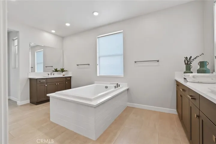681 Athos, Lake Forest, California 92630
