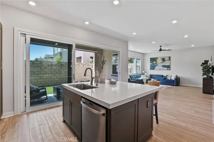 681 Athos, Lake Forest, California 92630