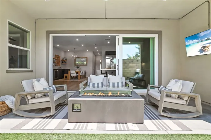 681 Athos, Lake Forest, California 92630