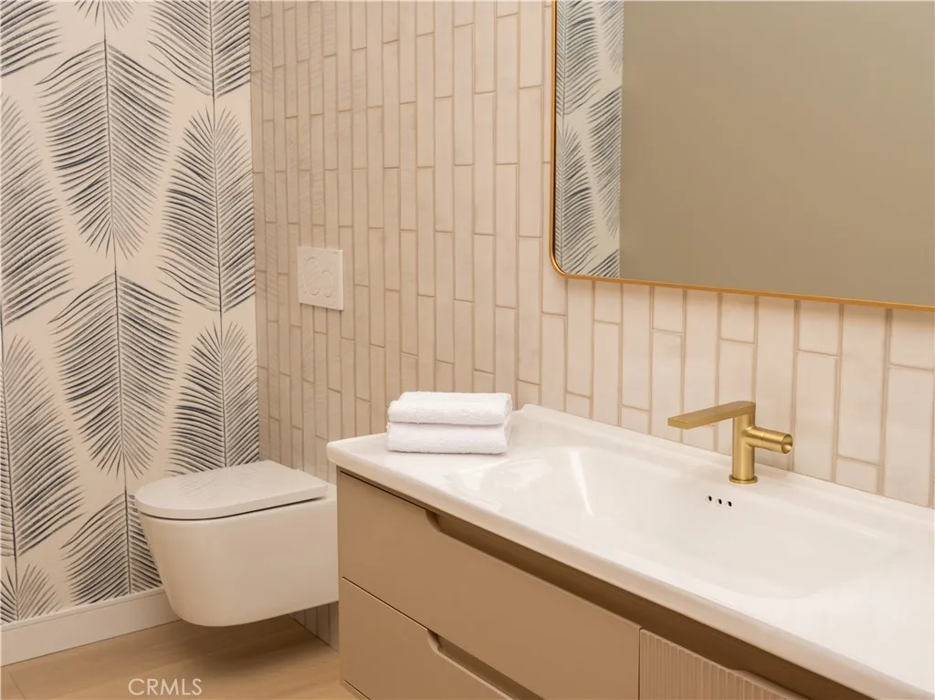 461 Nw Chabela Dr., Manhattan Beach, California 90266 home-pic-4