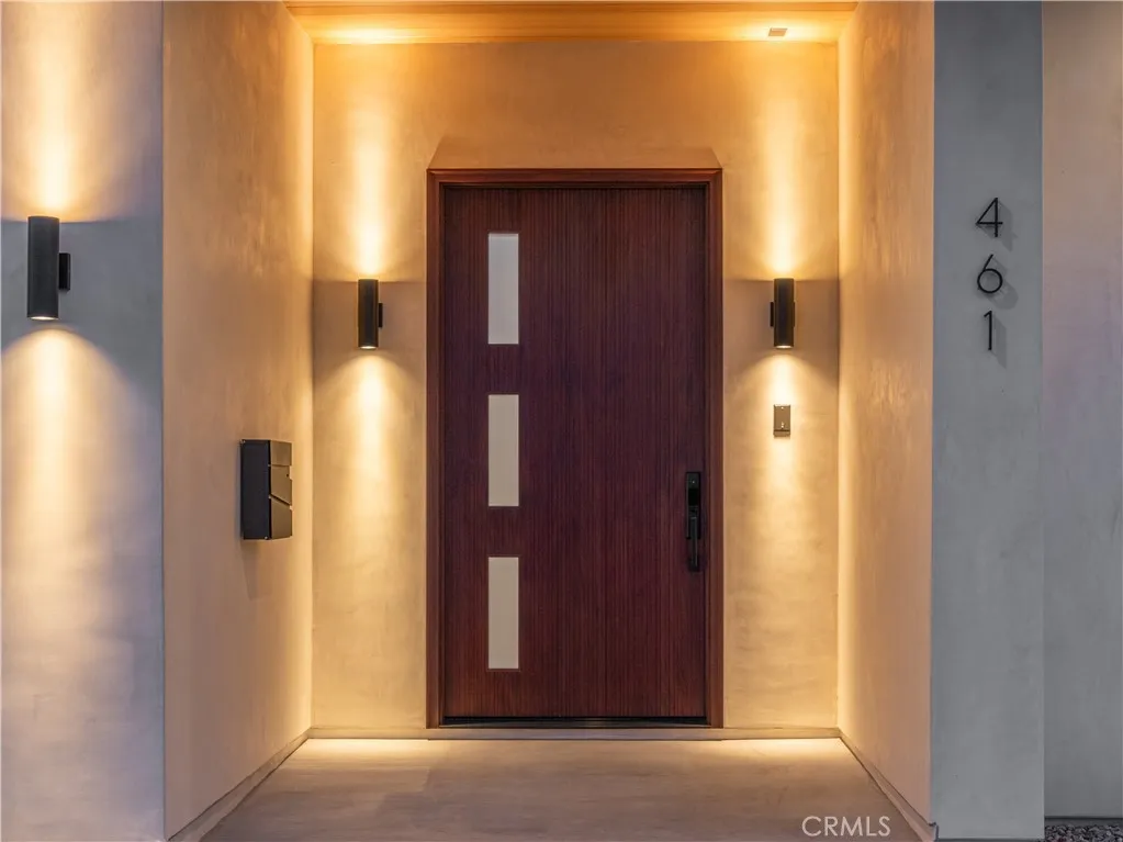 461 Nw Chabela Dr., Manhattan Beach, California 90266 home-pic-2