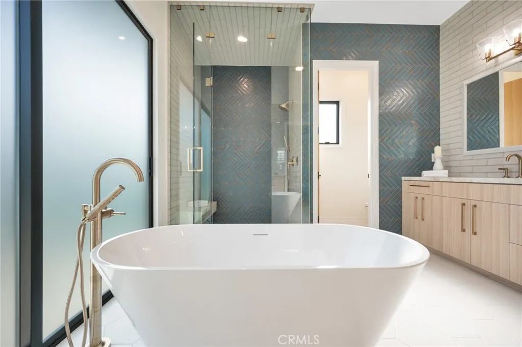 461 Nw Chabela Dr., Manhattan Beach, California 90266 home-pic-10