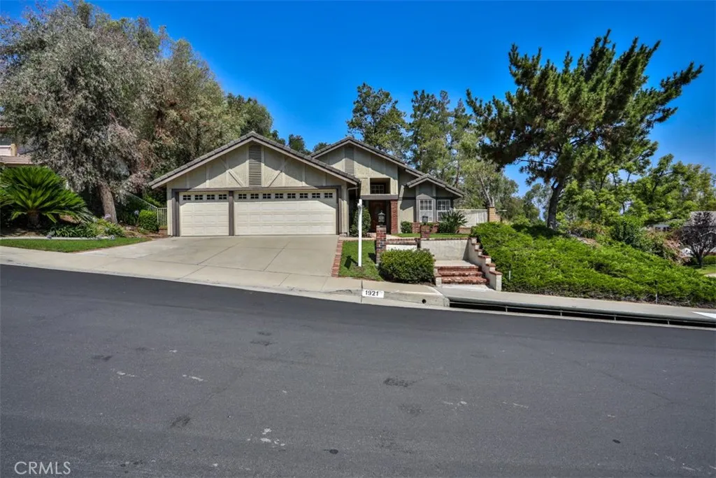 1921 Avenida Monte Vista, San Dimas, California 91773, 3 Bedrooms Bedrooms, ,2 BathroomsBathrooms,Residential,For Sale,Avenida Monte Vista,CV25160120
