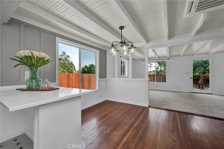 Dining Room + Breakfast​​‌​​​​‌​​‌‌​​‌​​​‌‌​​​‌​​‌‌​​‌‌​​‌‌​​​​ Counter
