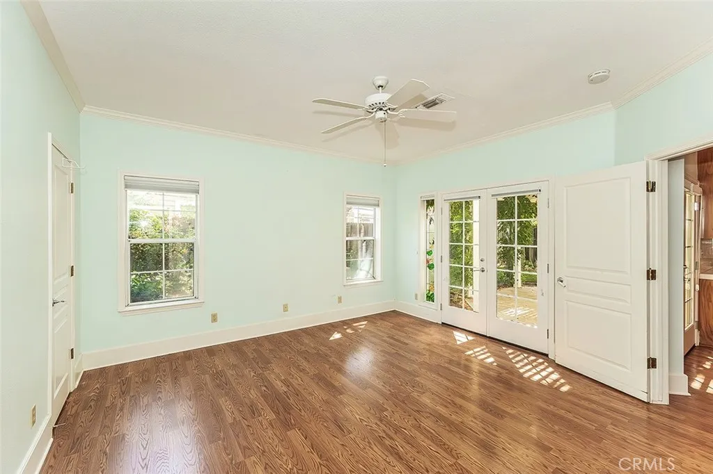 1094 E Monticello Circle, Fresno, California 93720 home-pic-16