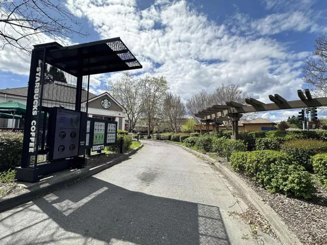 9000 Brooks Rd, Windsor, California 95492