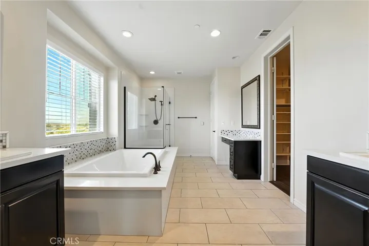 22390 Trailside Court, Saugus, California 91350