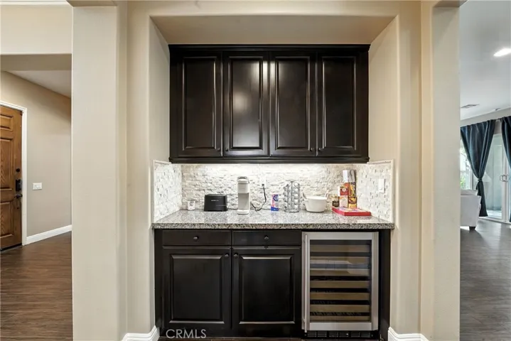 22390 Trailside Court, Saugus, California 91350