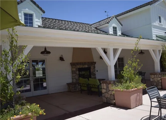 22390 Trailside Court, Saugus, California 91350