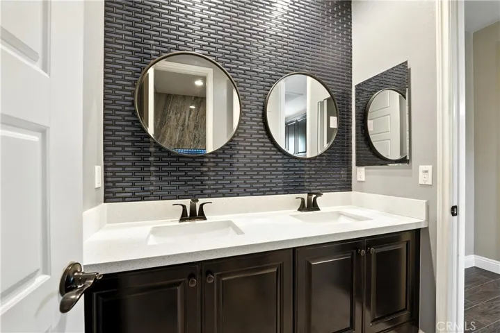 22390 Trailside Court, Saugus, California 91350
