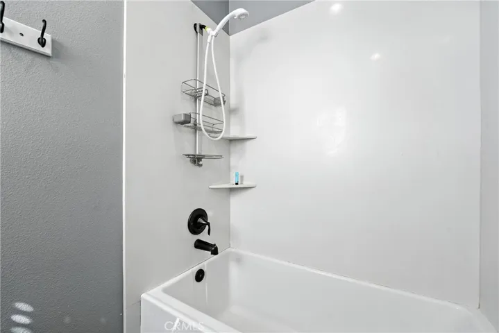 22390 Trailside Court, Saugus, California 91350