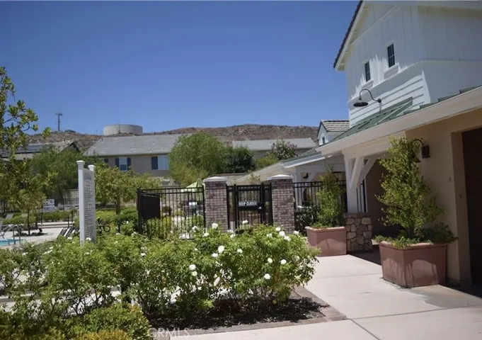 22390 Trailside Court, Saugus, California 91350