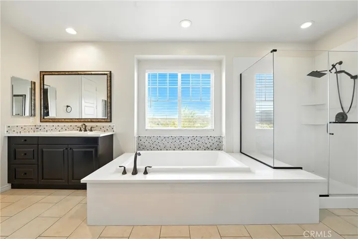 22390 Trailside Court, Saugus, California 91350
