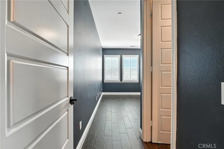 22390 Trailside Court, Saugus, California 91350