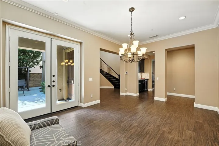 Dining room, second picture.