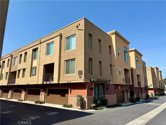 422 W Route 66 67, Glendora, California 91740, 4 Bedrooms Bedrooms, ,4 BathroomsBathrooms,Residential Lease,For Rent,Route 66,WS25160602