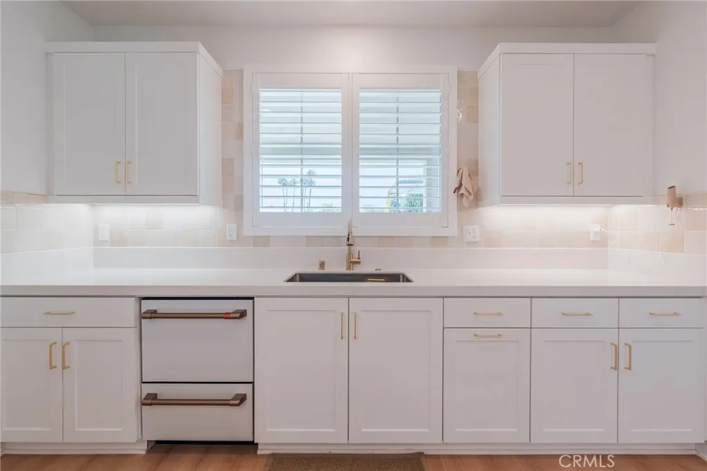 9672 Dawning Drive, Huntington Beach, California 92646 home-pic-16