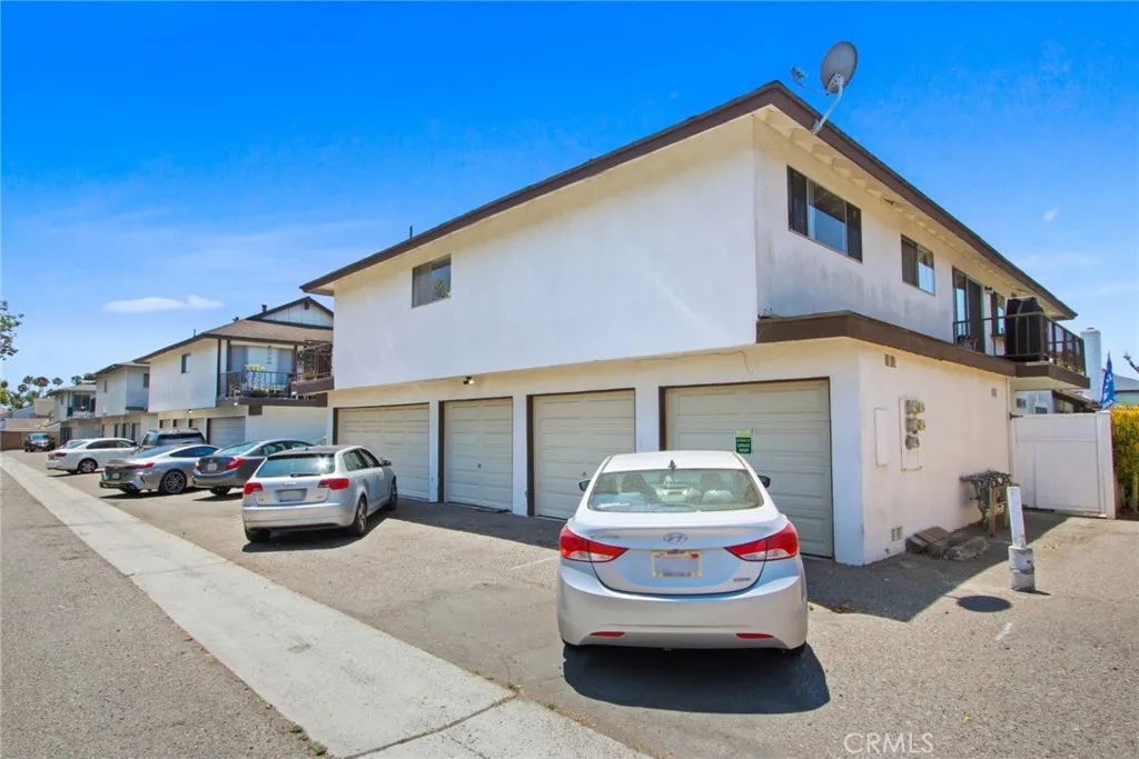 18702 Demion Lane, Huntington Beach, California 92646 home-pic-11