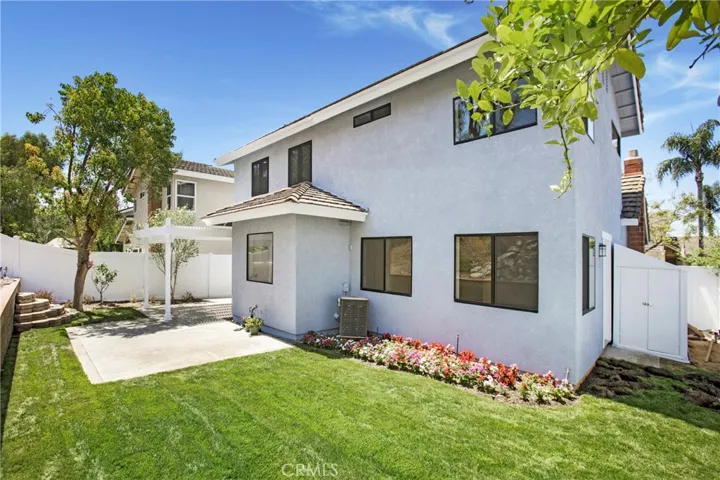 15 Calle Albarda, Rancho Santa Margarita, California 92688