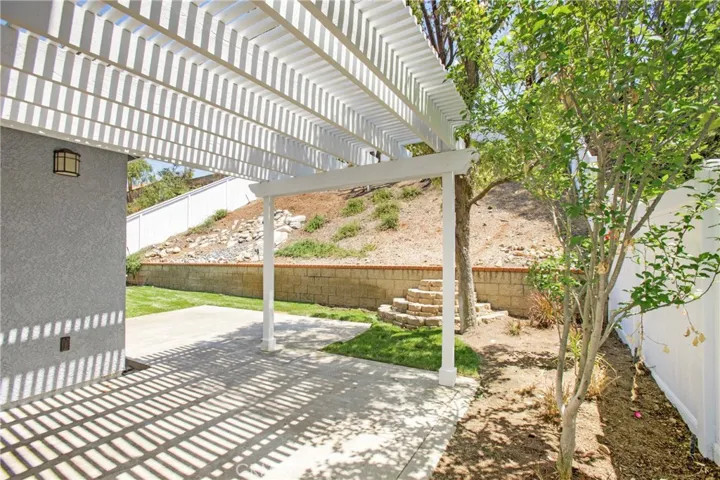 15 Calle Albarda, Rancho Santa Margarita, California 92688