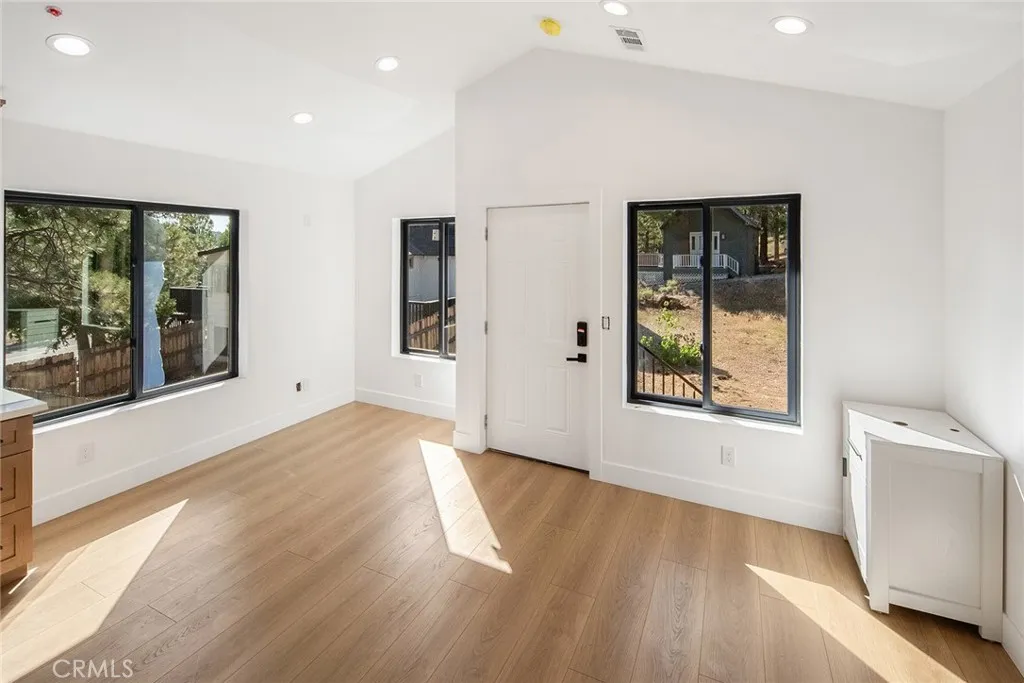 425 Castella Lane, Big Bear Lake, California 92315 home-pic-19
