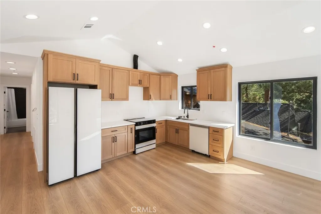 425 Castella Lane, Big Bear Lake, California 92315 home-pic-23