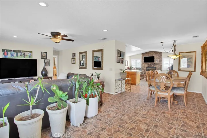 15545 Dale Evans, Apple Valley, California 92307