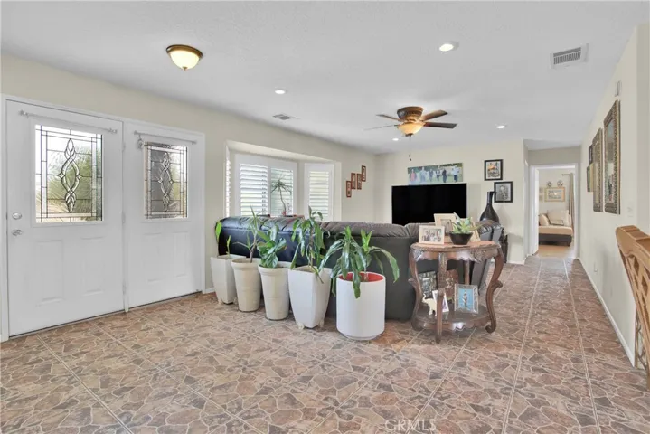 15545 Dale Evans, Apple Valley, California 92307