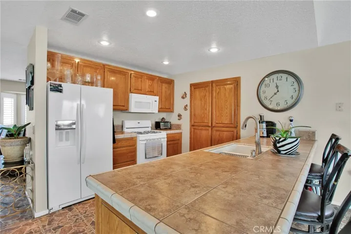 15545 Dale Evans, Apple Valley, California 92307