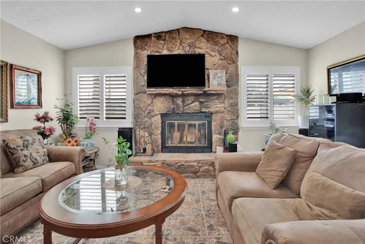 15545 Dale Evans, Apple Valley, California 92307